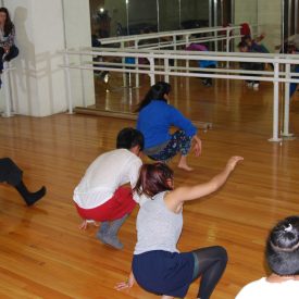 Fotografía de la clase magistral Experimental impartida por el Vanessa Moya el 29 de mayo de 2015 como parte del encuentro internacional Danza Urbana Generación Hip Hop llevado a cabo en el Centro Nacional de las Artes.