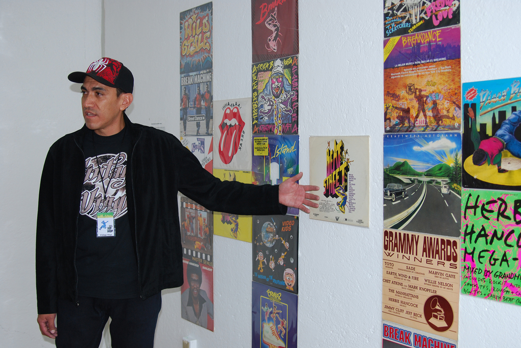 Fotografía de la exposición Miradas de la Danza Urbana que se llevó a cabo del 29 al 31 de mayo de 2015 como parte del encuentro internacional Danza Urbana Generación Hip Hop realizado en el Centro Nacional de las Artes.