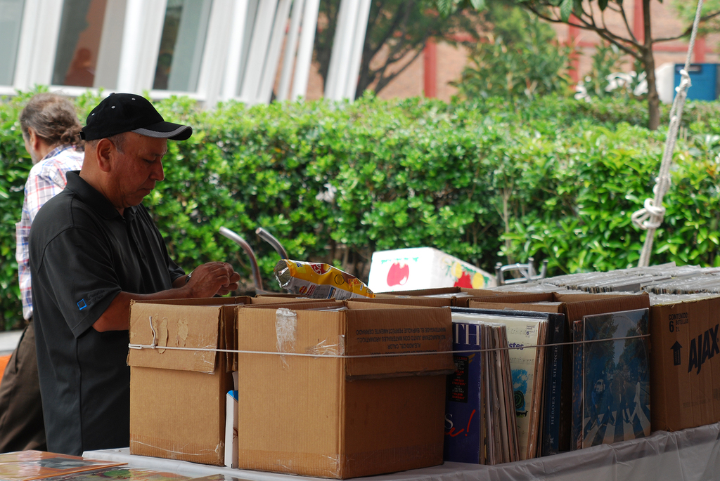 Fotografía del Tianguis Hiphopero que se llevó a cabo del 29 al 31 de mayo de 2015 como parte del encuentro internacional Danza Urbana Generación Hip Hop realizado en el Centro Nacional de las Artes.