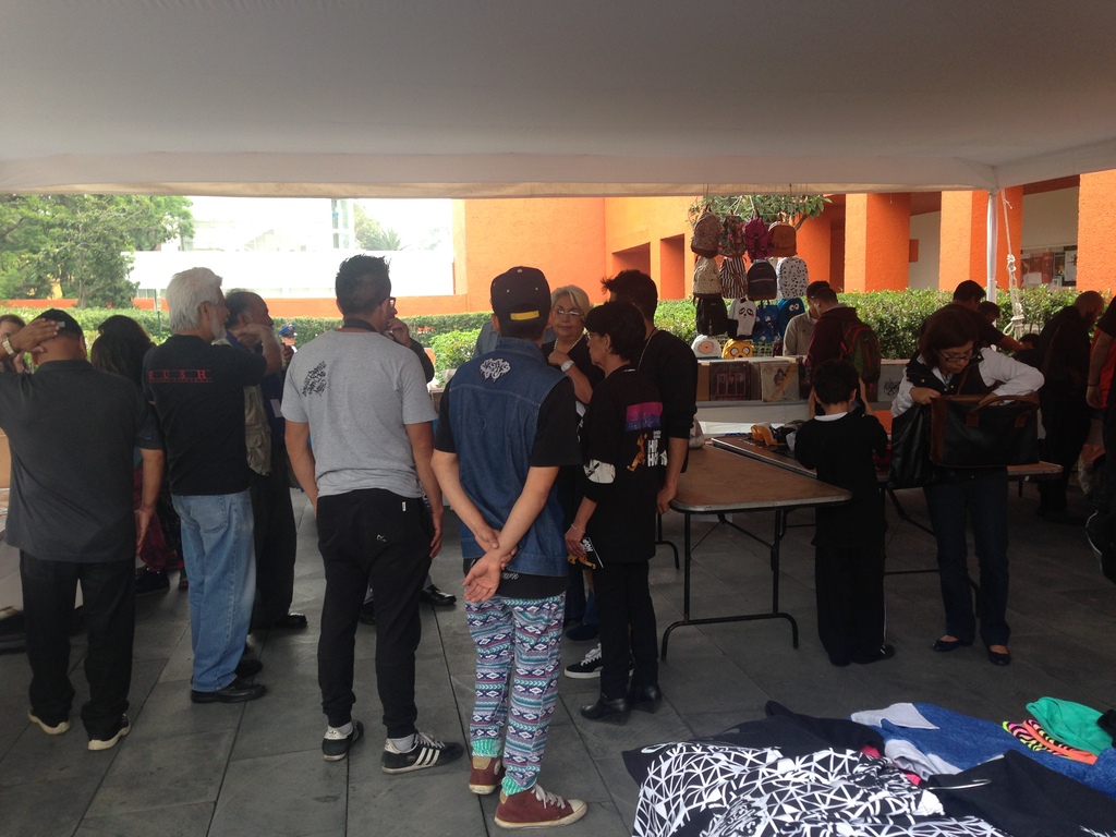 Fotografía del Tianguis Hiphopero que se llevó a cabo del 29 al 31 de mayo de 2015 como parte del encuentro internacional Danza Urbana Generación Hip Hop realizado en el Centro Nacional de las Artes.