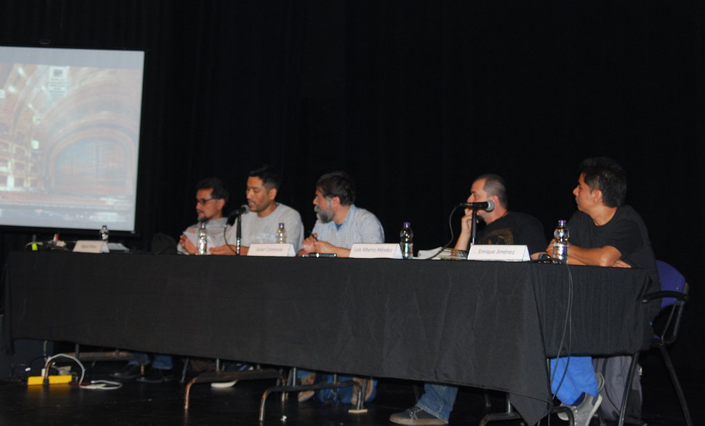 Fotografía de la mesa redonda "Narrativas del Hip Hop" que se llevó a cabo el 29 de mayo de 2015 como parte del encuentro internacional Danza Urbana Generación Hip Hop realizado en el Centro Nacional de las Artes.
