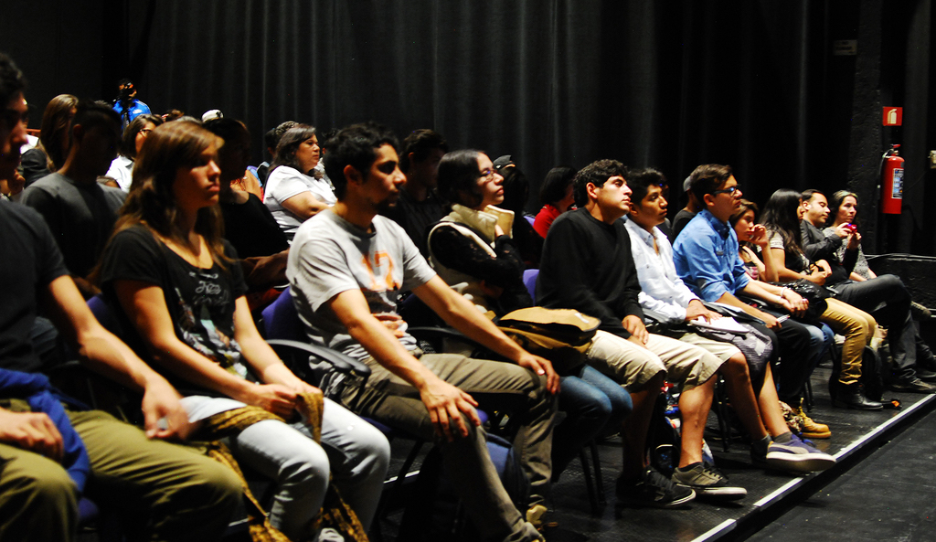Fotografía de la mesa redonda "Narrativas del Hip Hop" que se llevó a cabo el 29 de mayo de 2015 como parte del encuentro internacional Danza Urbana Generación Hip Hop realizado en el Centro Nacional de las Artes.