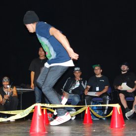 Fotografía de la batalla Octágono que se llevó a cabo el 29 de mayo de 2015 como parte del encuentro internacional Danza Urbana Generación Hip Hop realizado en el Centro Nacional de las Artes.