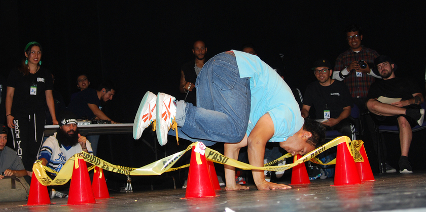 Fotografía de la batalla Octágono que se llevó a cabo el 29 de mayo de 2015 como parte del encuentro internacional Danza Urbana Generación Hip Hop realizado en el Centro Nacional de las Artes.