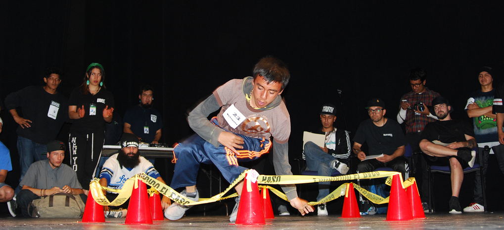Fotografía de la batalla Octágono que se llevó a cabo el 29 de mayo de 2015 como parte del encuentro internacional Danza Urbana Generación Hip Hop realizado en el Centro Nacional de las Artes.