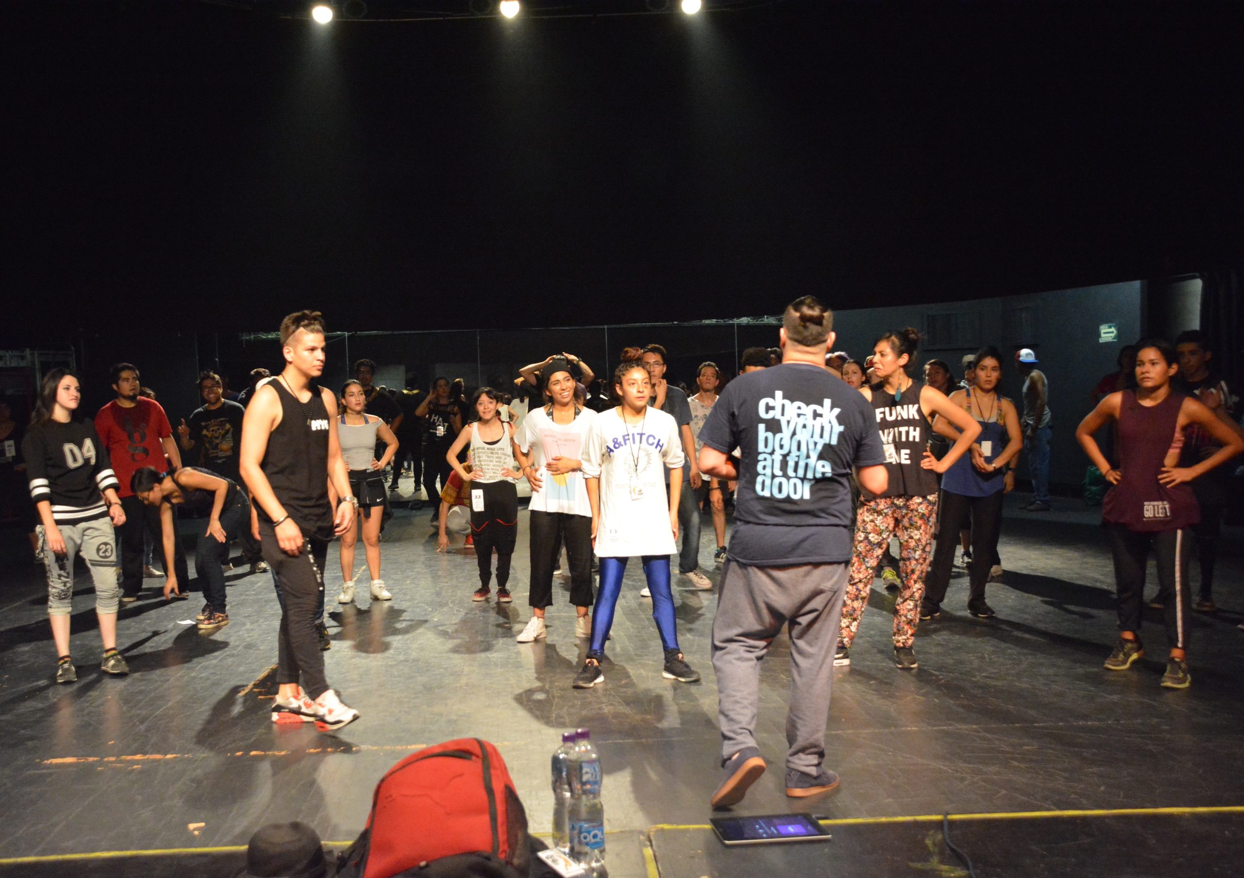 Fotografía de la clase magistral de House  Spirit Rocker, encuentro internacional Danza Urbana Generación Hip Hop llevado a cabo en el Centro Nacional de las Artes del 27 al 29 de mayo de 2016.