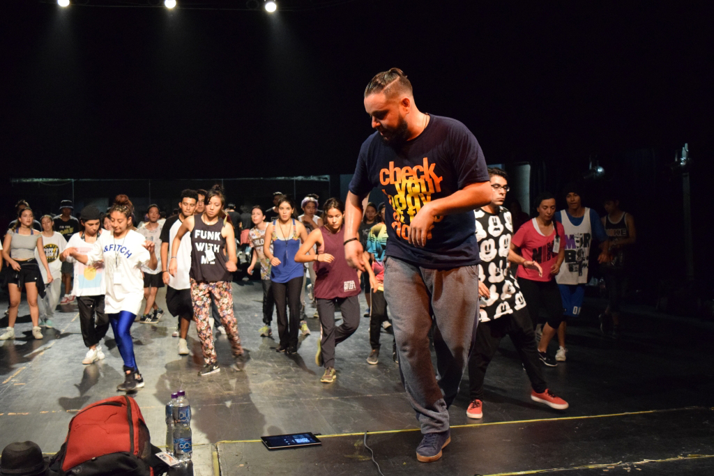 Fotografía de la clase magistral de House Spirit Rocker, encuentro internacional Danza Urbana Generación Hip Hop llevado a cabo en el Centro Nacional de las Artes del 27 al 29 de mayo de 2016.