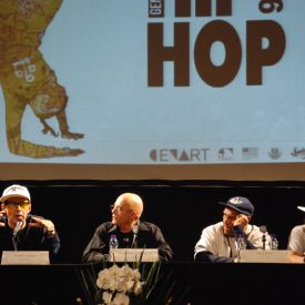 Fotografía de la mesa redonda La Eskuela Pionera,  encuentro internacional Danza Urbana Generación Hip Hop llevado a cabo en el Centro Nacional de las Artes del 27 al 29 de mayo de 2016.