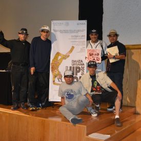 Fotografía de la mesa redonda La Eskuela Pionera,  encuentro internacional Danza Urbana Generación Hip Hop llevado a cabo en el Centro Nacional de las Artes del 27 al 29 de mayo de 2016.