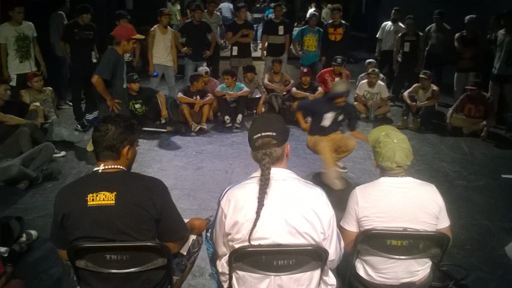 Fotografía de la Batalla Footwork, encuentro internacional Danza Urbana Generación Hip Hop llevado a cabo en el Centro Nacional de las Artes del 27 al 29 de mayo de 2016.
