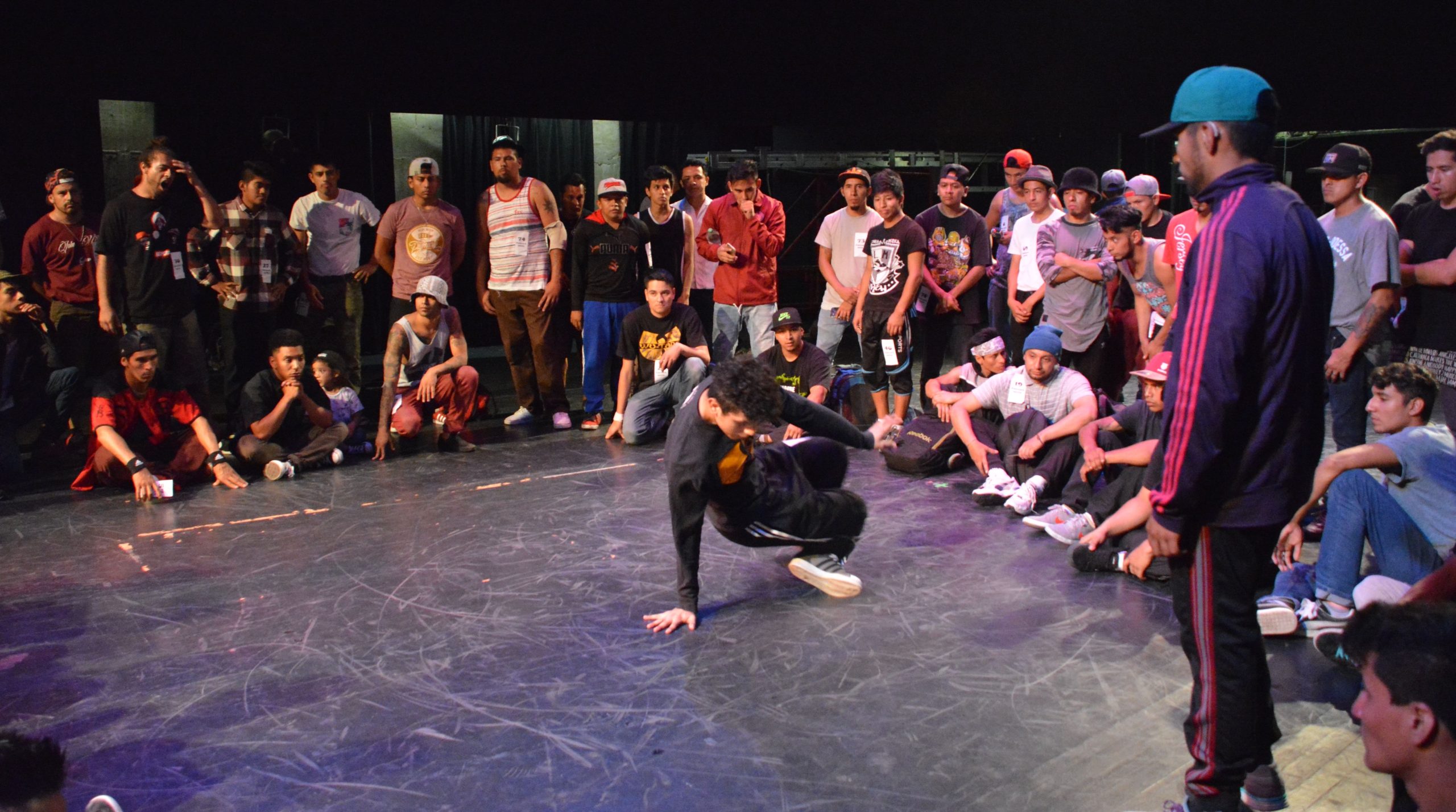 Fotografía de la Batalla Footwork, encuentro internacional Danza Urbana Generación Hip Hop llevado a cabo en el Centro Nacional de las Artes del 27 al 29 de mayo de 2016.
