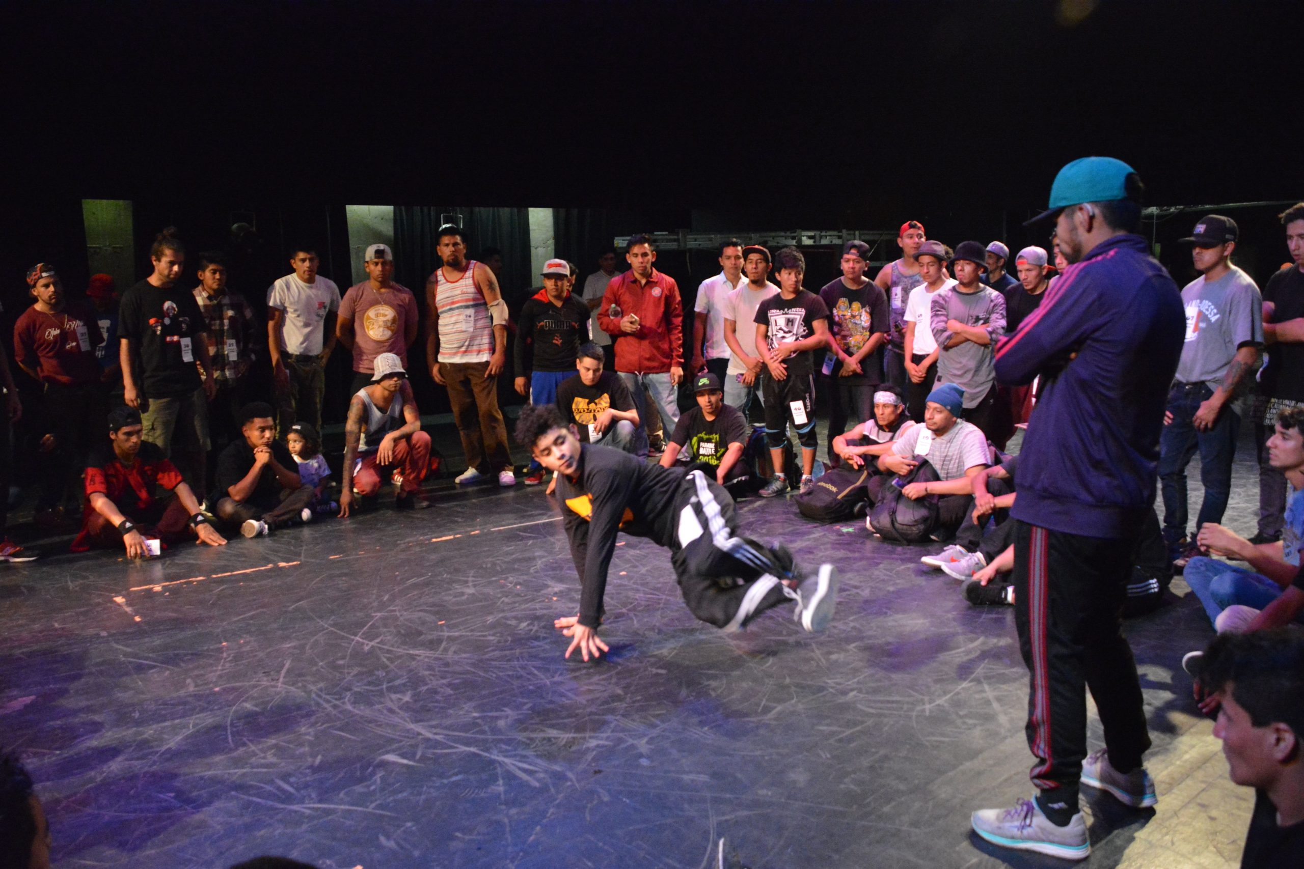 Fotografía de la Batalla Footwork, encuentro internacional Danza Urbana Generación Hip Hop llevado a cabo en el Centro Nacional de las Artes del 27 al 29 de mayo de 2016.