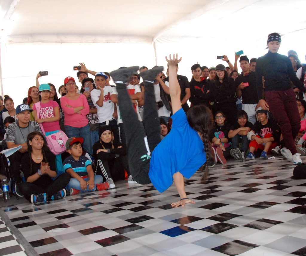 Fotografía de la Batalla B-girls, encuentro internacional Danza Urbana Generación Hip Hop llevado a cabo en el Centro Nacional de las Artes del 27 al 29 de mayo de 2016.