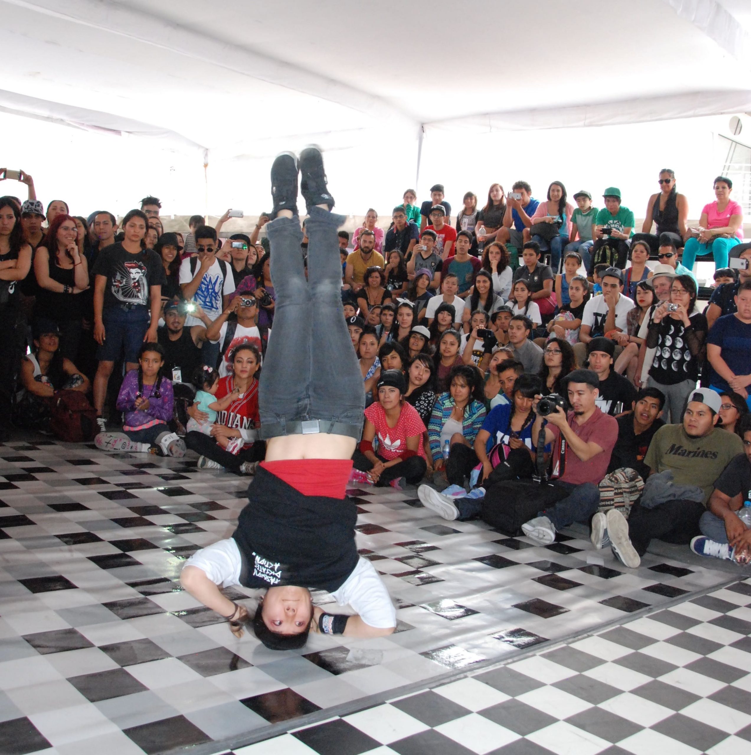 Fotografía de la Batalla B-girls, encuentro internacional Danza Urbana Generación Hip Hop llevado a cabo en el Centro Nacional de las Artes del 27 al 29 de mayo de 2016.