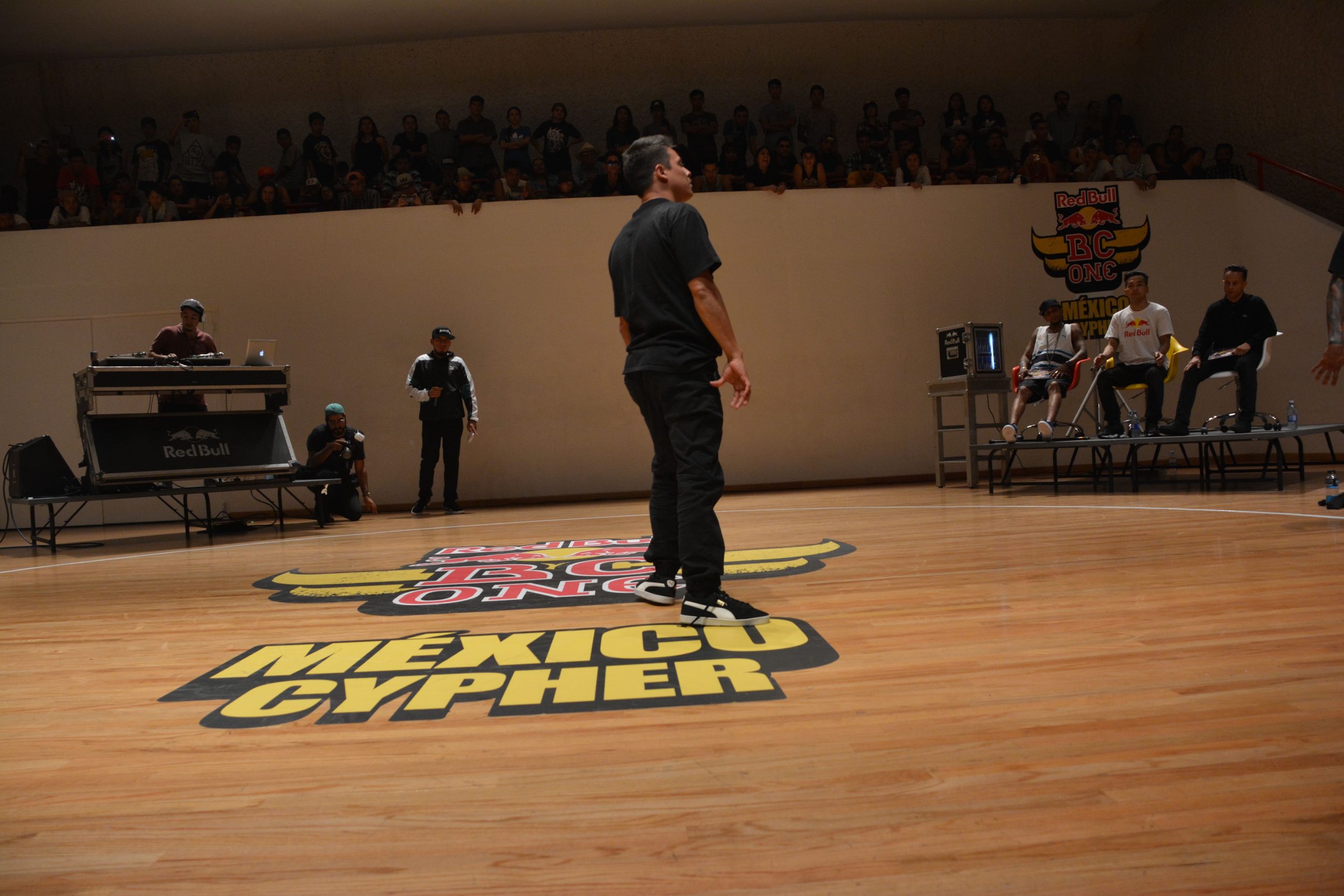 Fotografía del BC One Red Bull Cypher, en el encuentro internacional Danza Urbana Generación Hip Hop llevado a cabo en el Centro Nacional de las Artes del 27 al 29 de mayo de 2016.