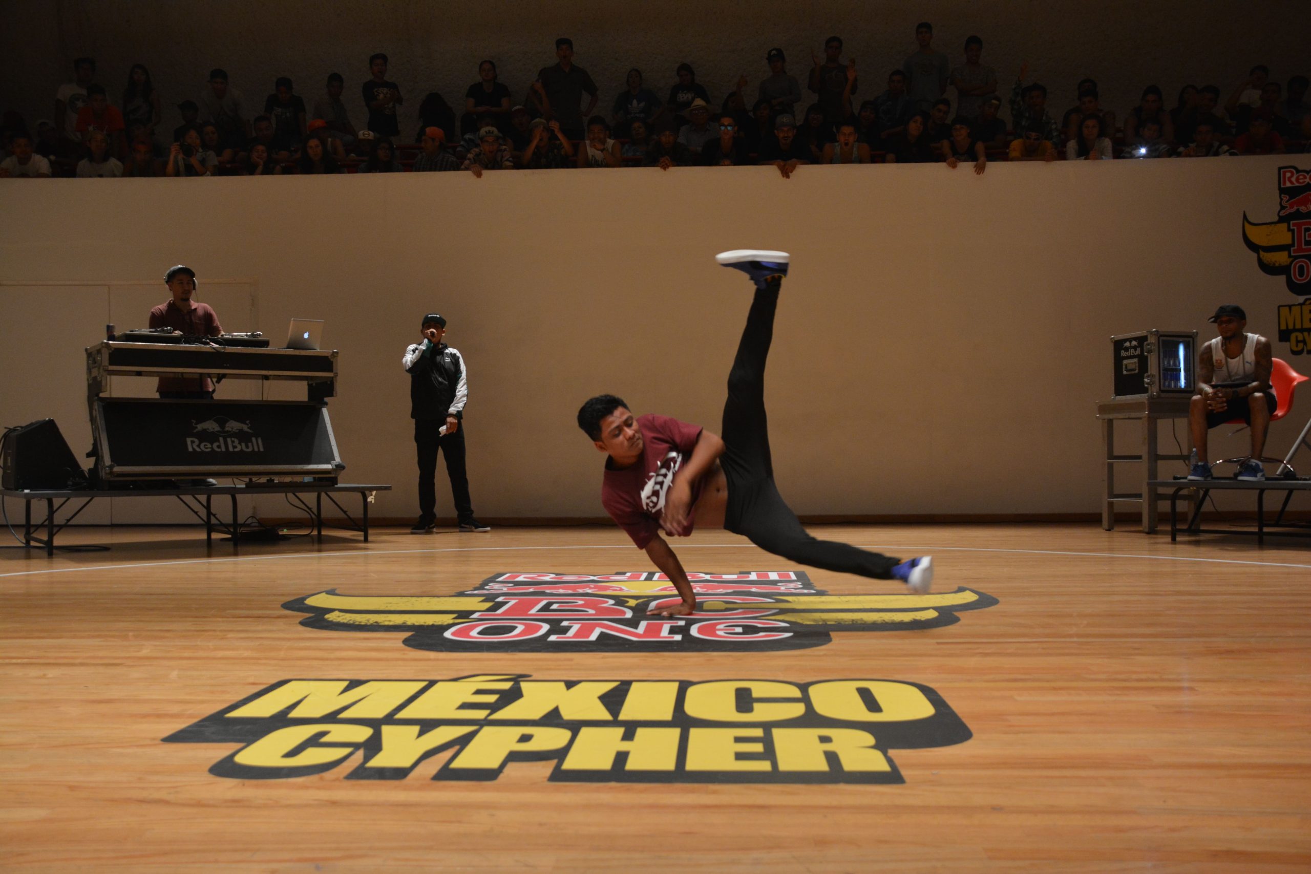 Fotografía del BC One Red Bull Cypher, en el encuentro internacional Danza Urbana Generación Hip Hop llevado a cabo en el Centro Nacional de las Artes del 27 al 29 de mayo de 2016.