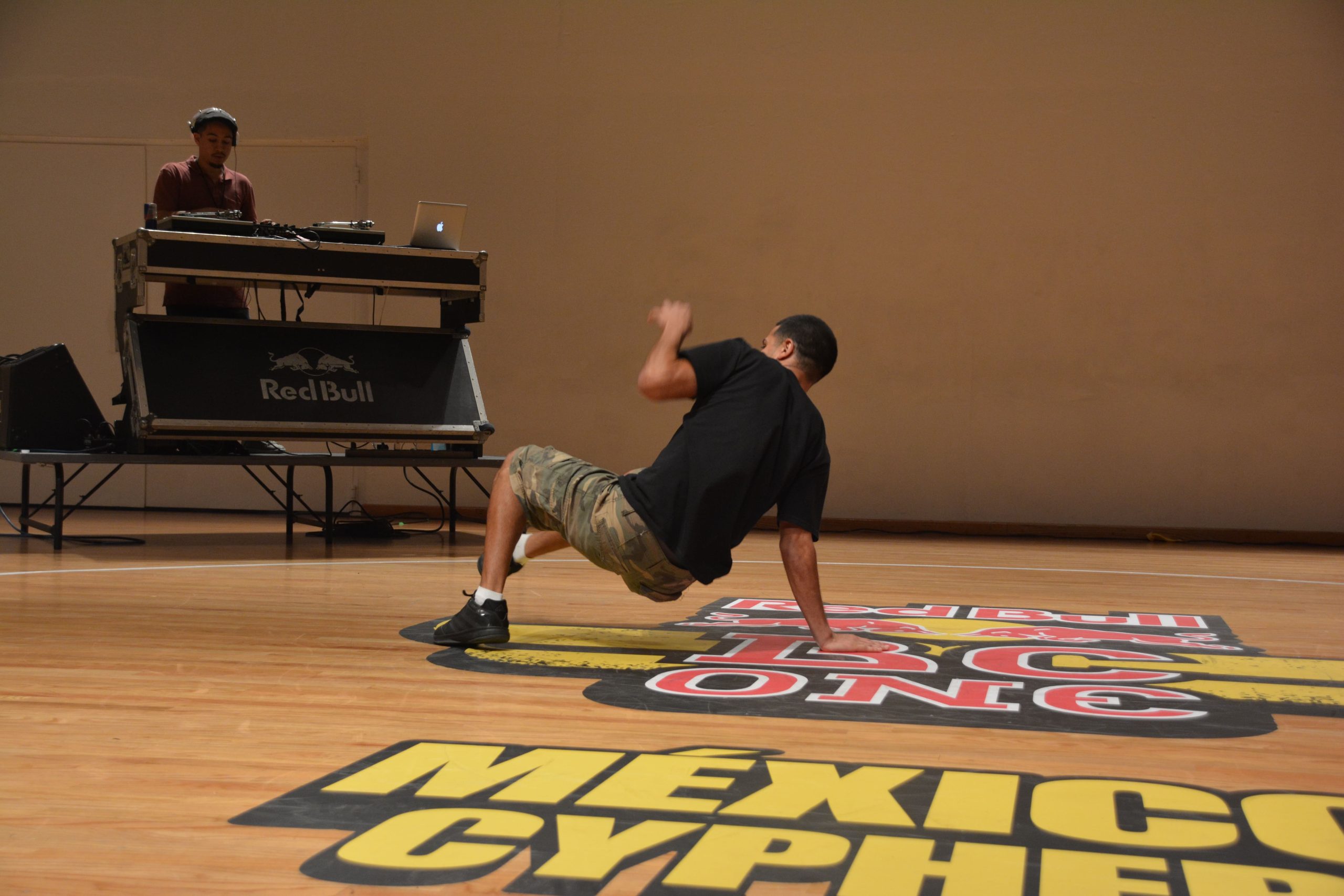 Fotografía del BC One Red Bull Cypher, en el encuentro internacional Danza Urbana Generación Hip Hop llevado a cabo en el Centro Nacional de las Artes del 27 al 29 de mayo de 2016.