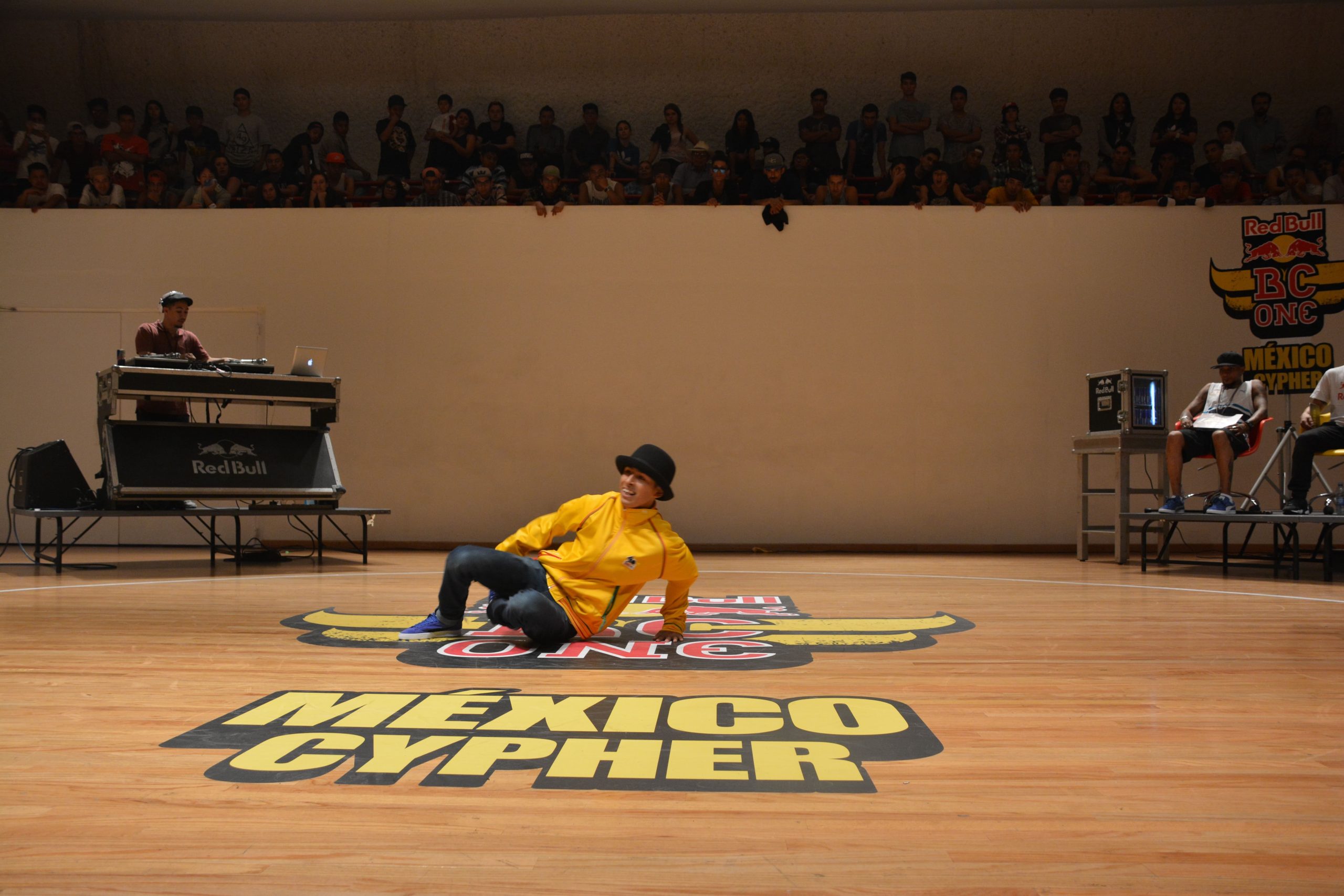 Fotografía del BC One Red Bull Cypher, en el encuentro internacional Danza Urbana Generación Hip Hop llevado a cabo en el Centro Nacional de las Artes del 27 al 29 de mayo de 2016.