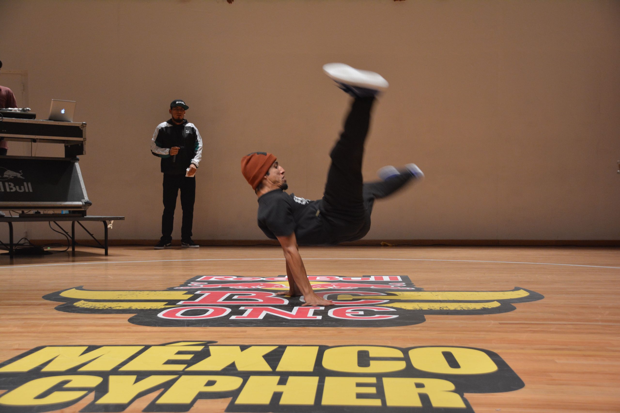 Fotografía del BC One Red Bull Cypher, en el encuentro internacional Danza Urbana Generación Hip Hop llevado a cabo en el Centro Nacional de las Artes del 27 al 29 de mayo de 2016.