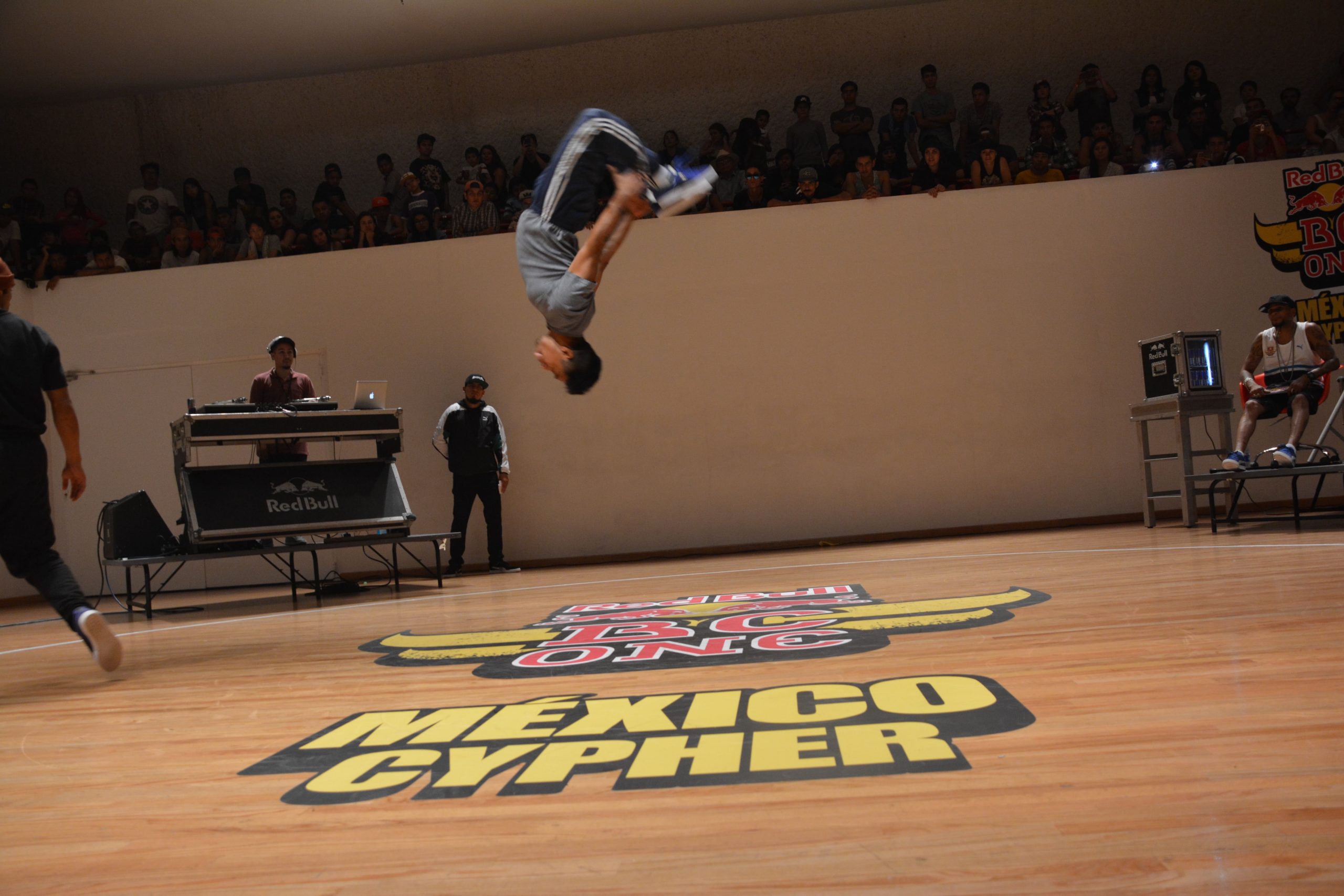 Fotografía del BC One Red Bull Cypher, en el encuentro internacional Danza Urbana Generación Hip Hop llevado a cabo en el Centro Nacional de las Artes del 27 al 29 de mayo de 2016.