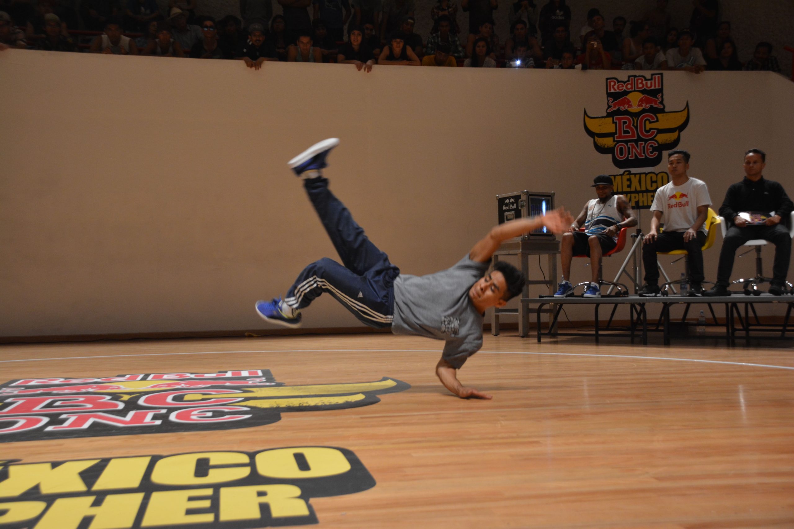 Fotografía del BC One Red Bull Cypher, en el encuentro internacional Danza Urbana Generación Hip Hop llevado a cabo en el Centro Nacional de las Artes del 27 al 29 de mayo de 2016.