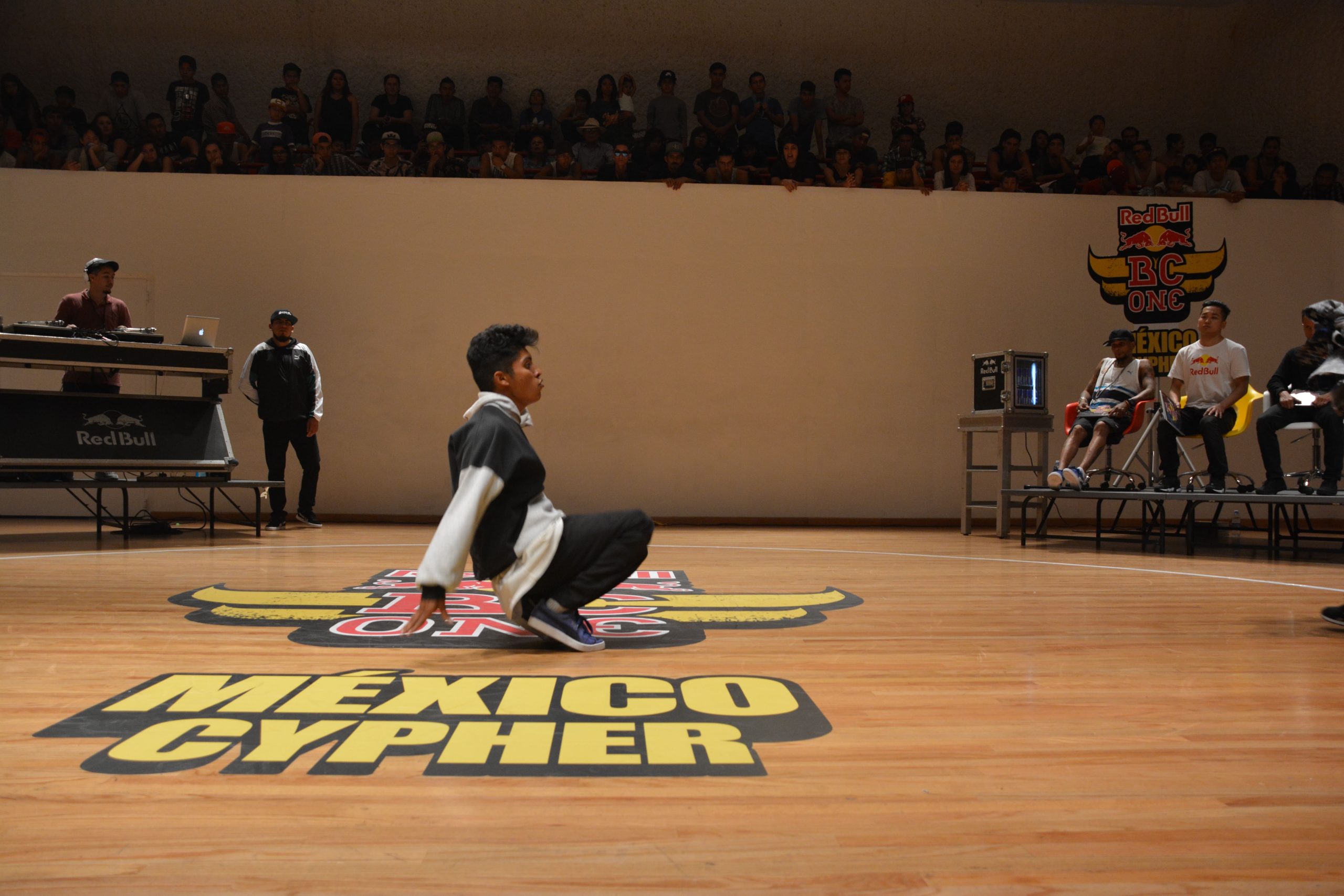 Fotografía del BC One Red Bull Cypher, en el encuentro internacional Danza Urbana Generación Hip Hop llevado a cabo en el Centro Nacional de las Artes del 27 al 29 de mayo de 2016.