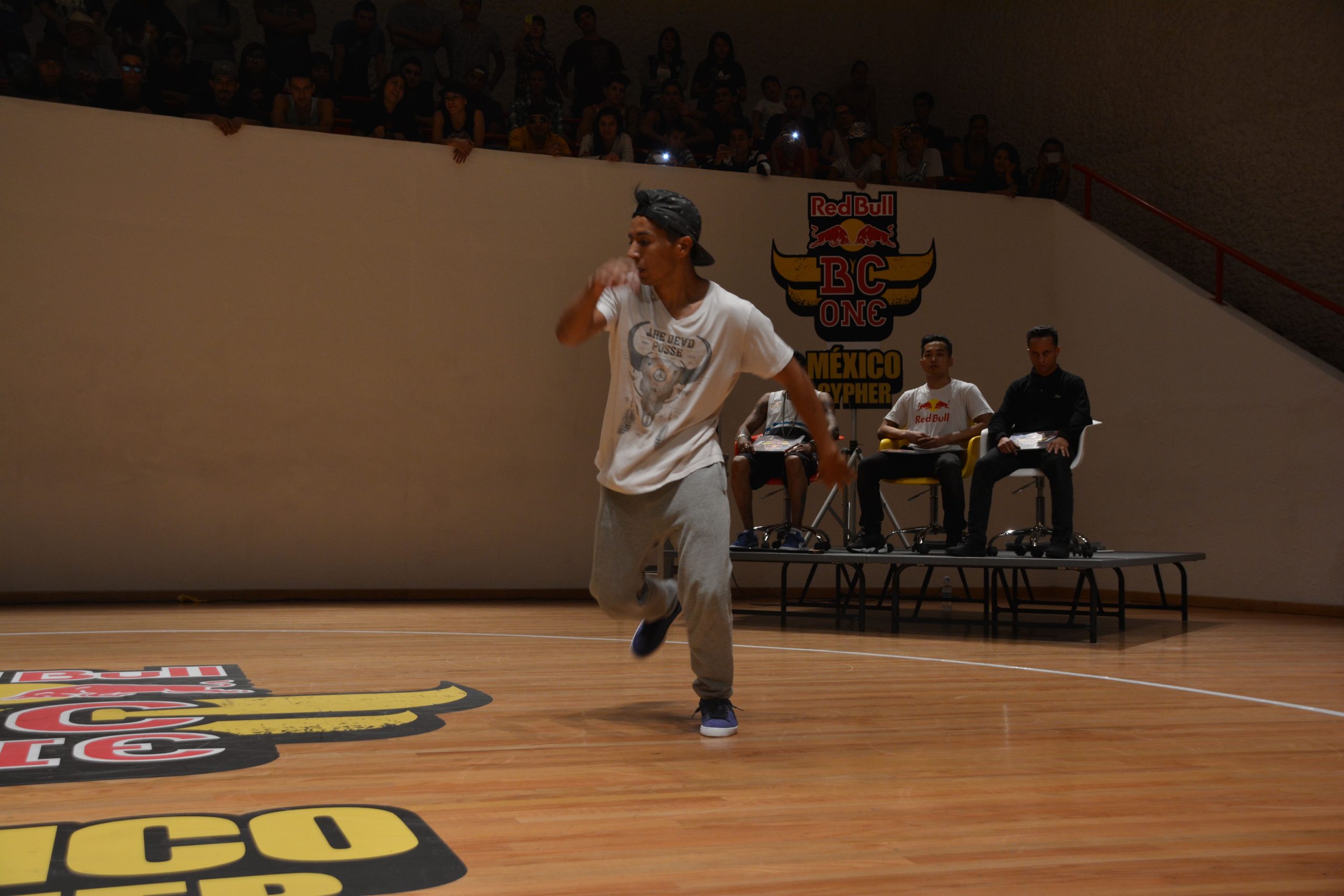Fotografía del BC One Red Bull Cypher, en el encuentro internacional Danza Urbana Generación Hip Hop llevado a cabo en el Centro Nacional de las Artes del 27 al 29 de mayo de 2016.
