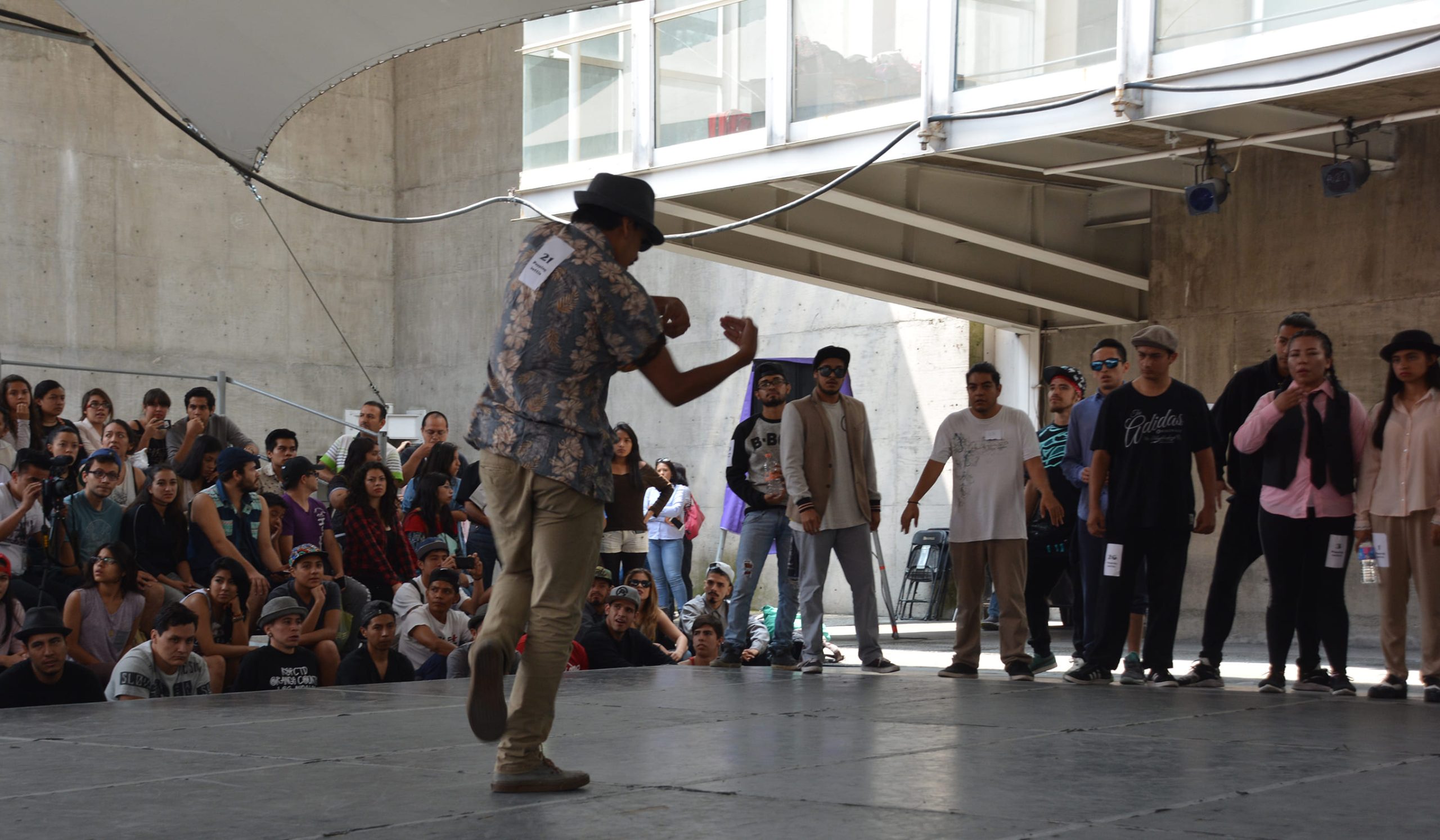Fotografía de la Batalla Popping, en el encuentro internacional Danza Urbana Generación Hip Hop llevado a cabo en el Centro Nacional de las Artes del 27 al 29 de mayo de 2016.