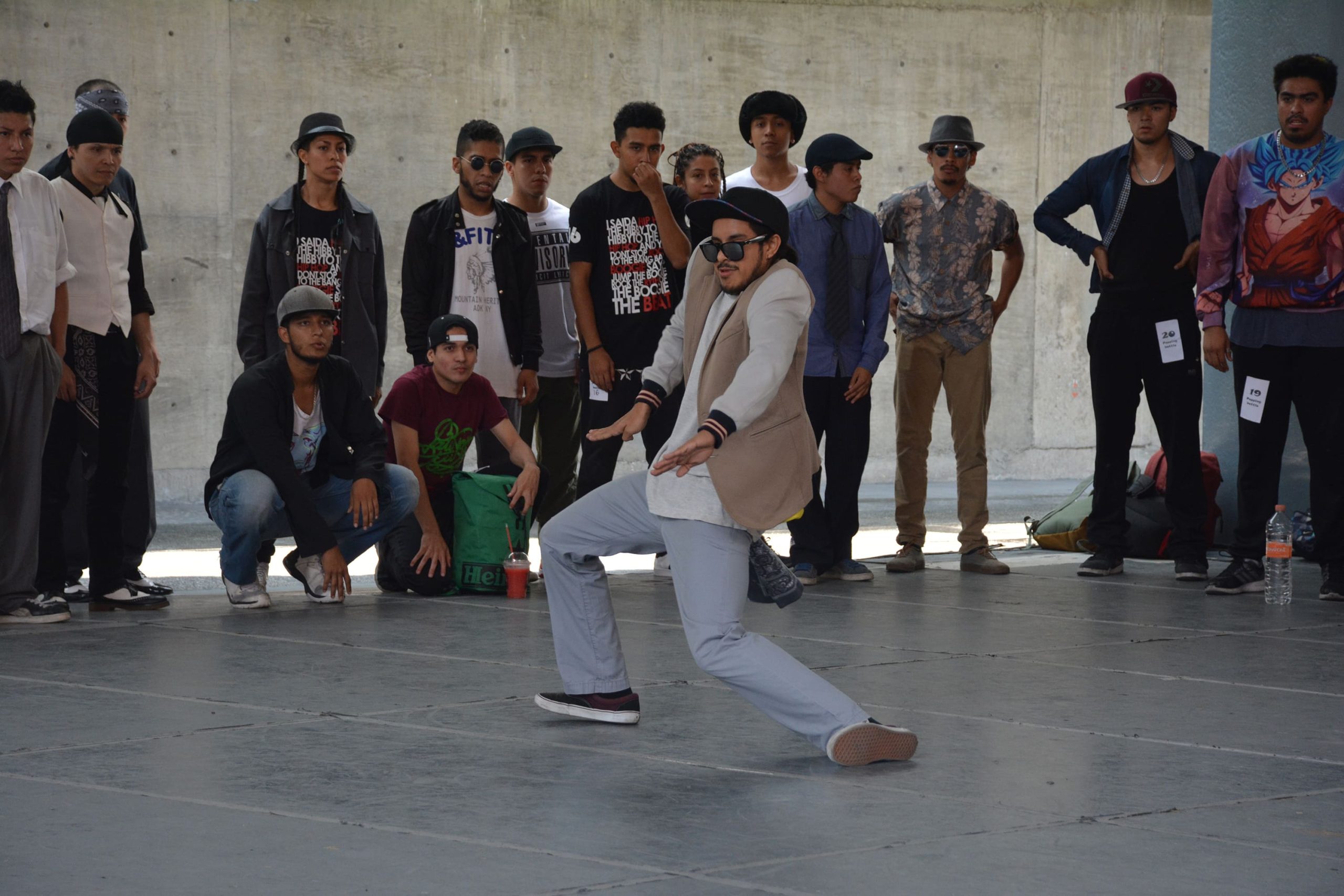 Fotografía de la Batalla Popping, en el encuentro internacional Danza Urbana Generación Hip Hop llevado a cabo en el Centro Nacional de las Artes del 27 al 29 de mayo de 2016.