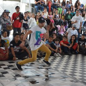 Fotografía de la Batalla Freestyle Hip Hop en el encuentro internacional Danza Urbana Generación Hip Hop llevado a cabo en el Centro Nacional de las Artes del 27 al 29 de mayo de 2016.