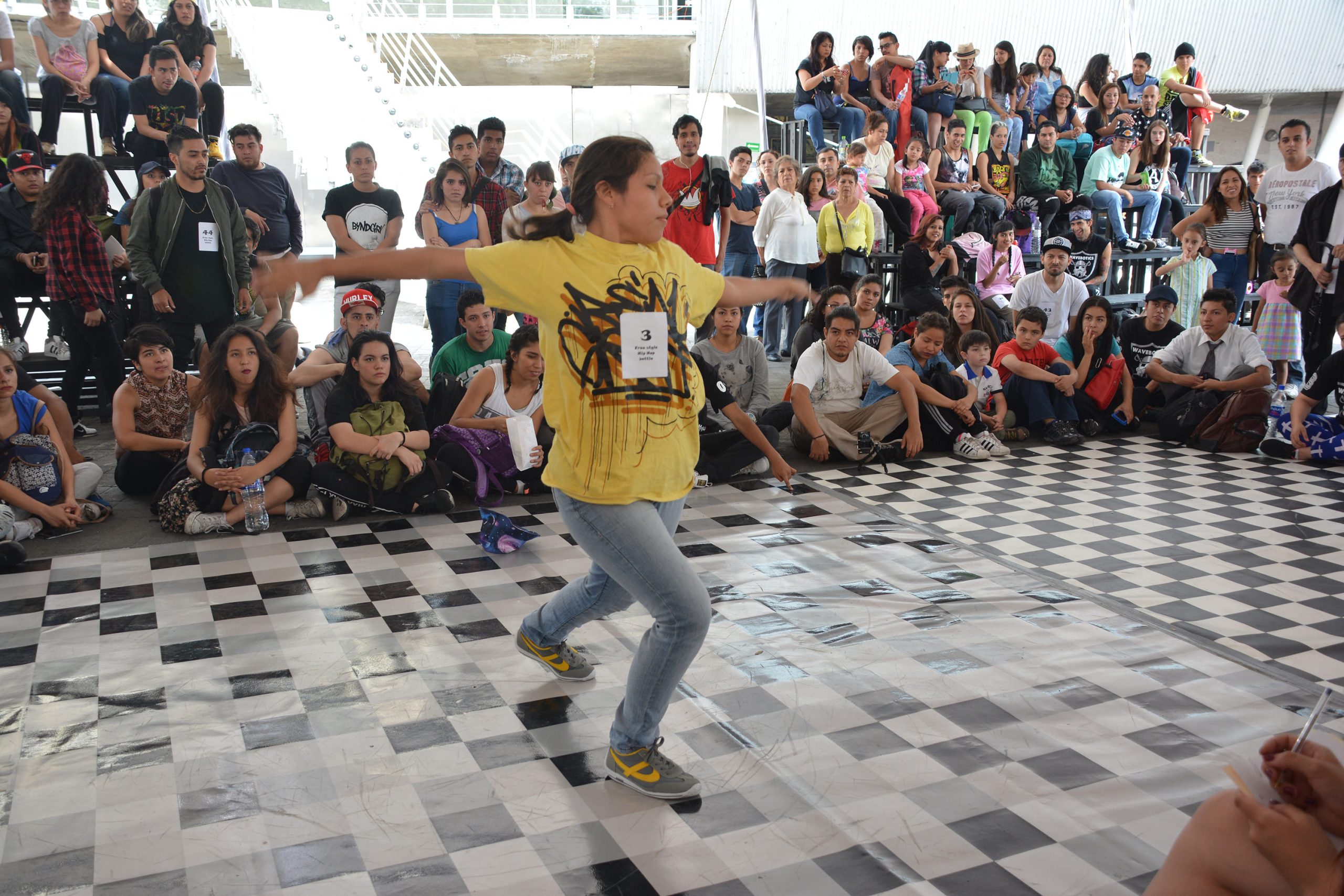 Fotografía de la Batalla Freestyle Hip Hop en el encuentro internacional Danza Urbana Generación Hip Hop llevado a cabo en el Centro Nacional de las Artes del 27 al 29 de mayo de 2016.