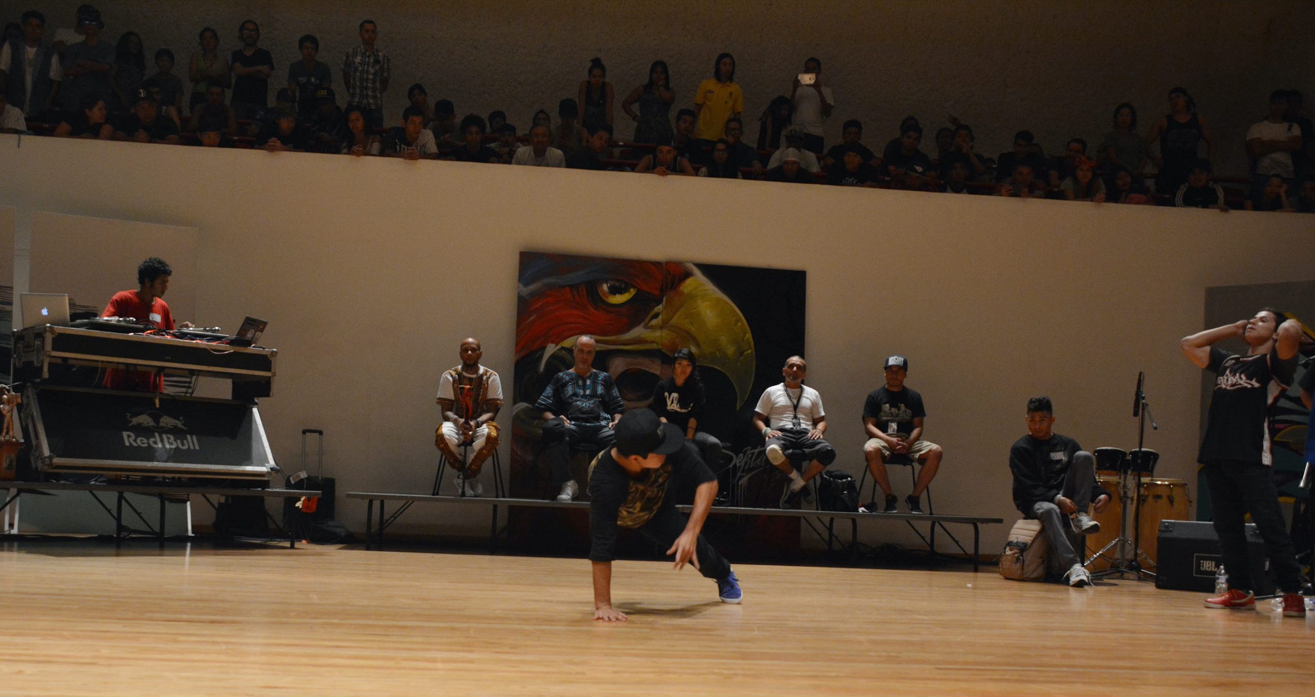 Fotografía de la batalla final 7 to smoke en el encuentro internacional Danza Urbana Generación Hip Hop llevado a cabo en el Centro Nacional de las Artes del 27 al 29 de mayo de 2016.