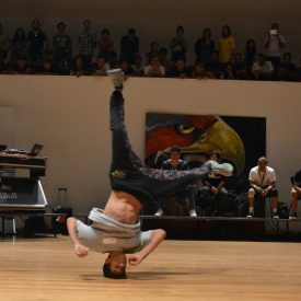 Fotografía de la batalla final 7 to smoke en el encuentro internacional Danza Urbana Generación Hip Hop llevado a cabo en el Centro Nacional de las Artes del 27 al 29 de mayo de 2016.