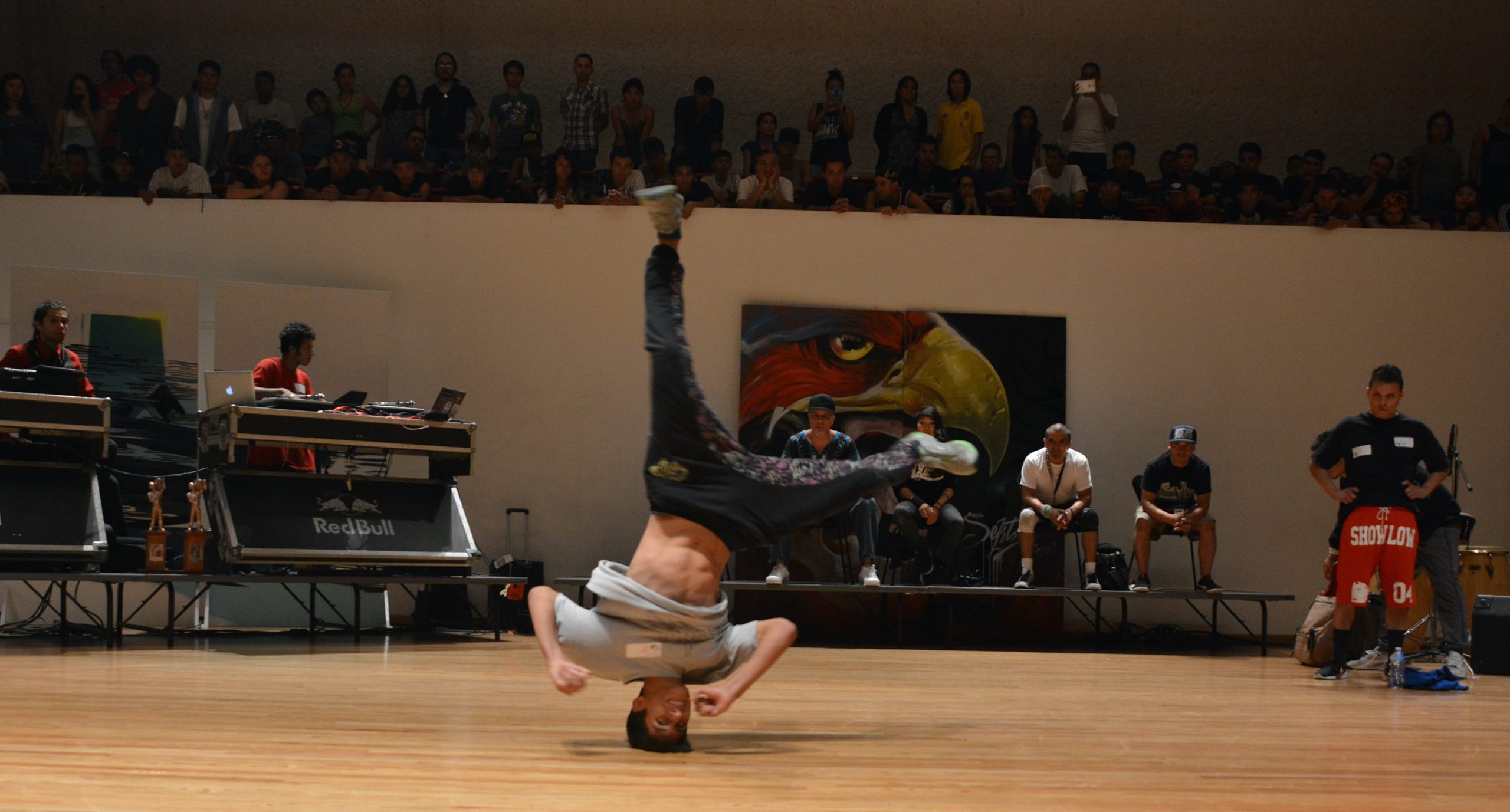 Fotografía de la batalla final 7 to smoke en el encuentro internacional Danza Urbana Generación Hip Hop llevado a cabo en el Centro Nacional de las Artes del 27 al 29 de mayo de 2016.