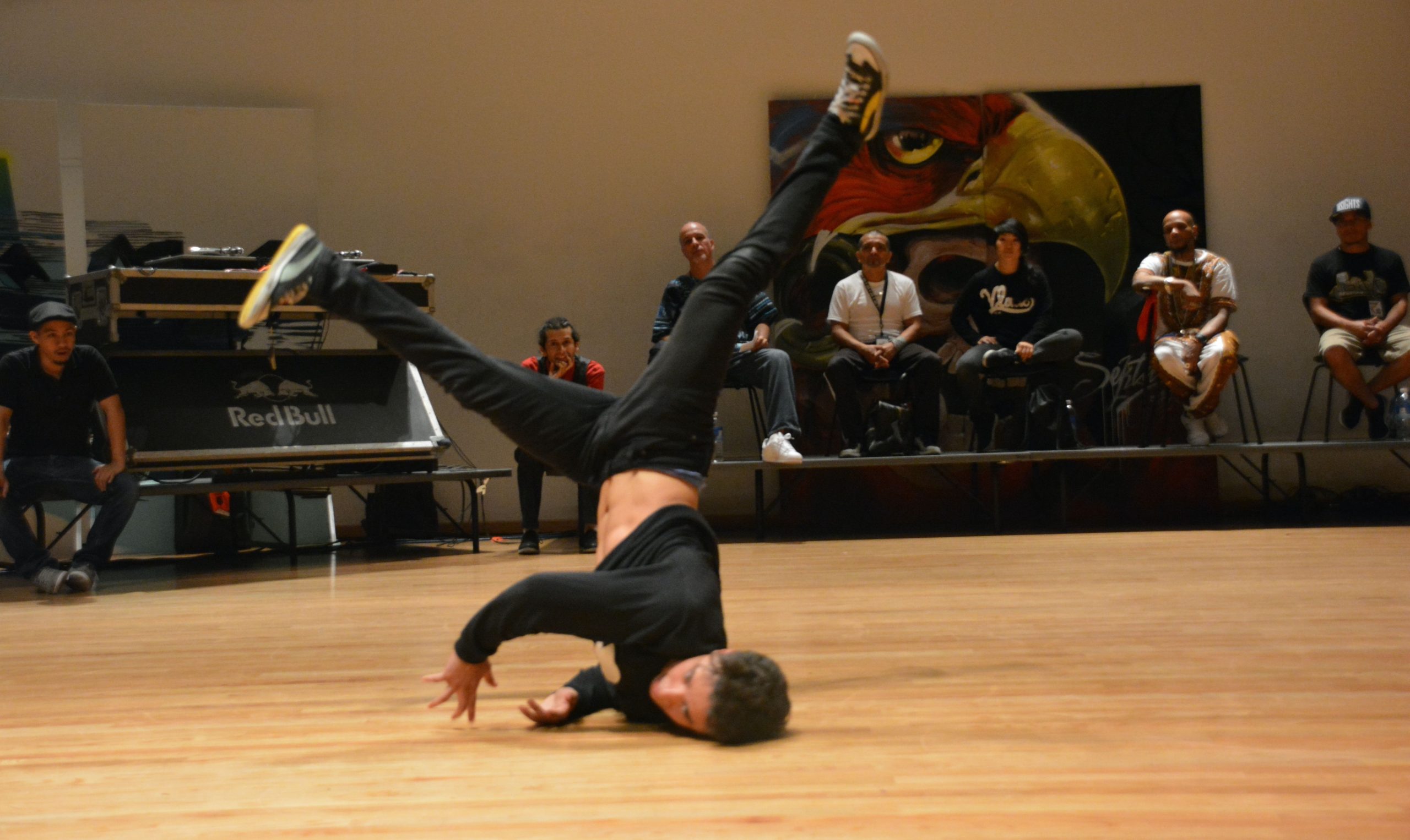 Fotografía de la batalla final 7 to smoke en el encuentro internacional Danza Urbana Generación Hip Hop llevado a cabo en el Centro Nacional de las Artes del 27 al 29 de mayo de 2016.