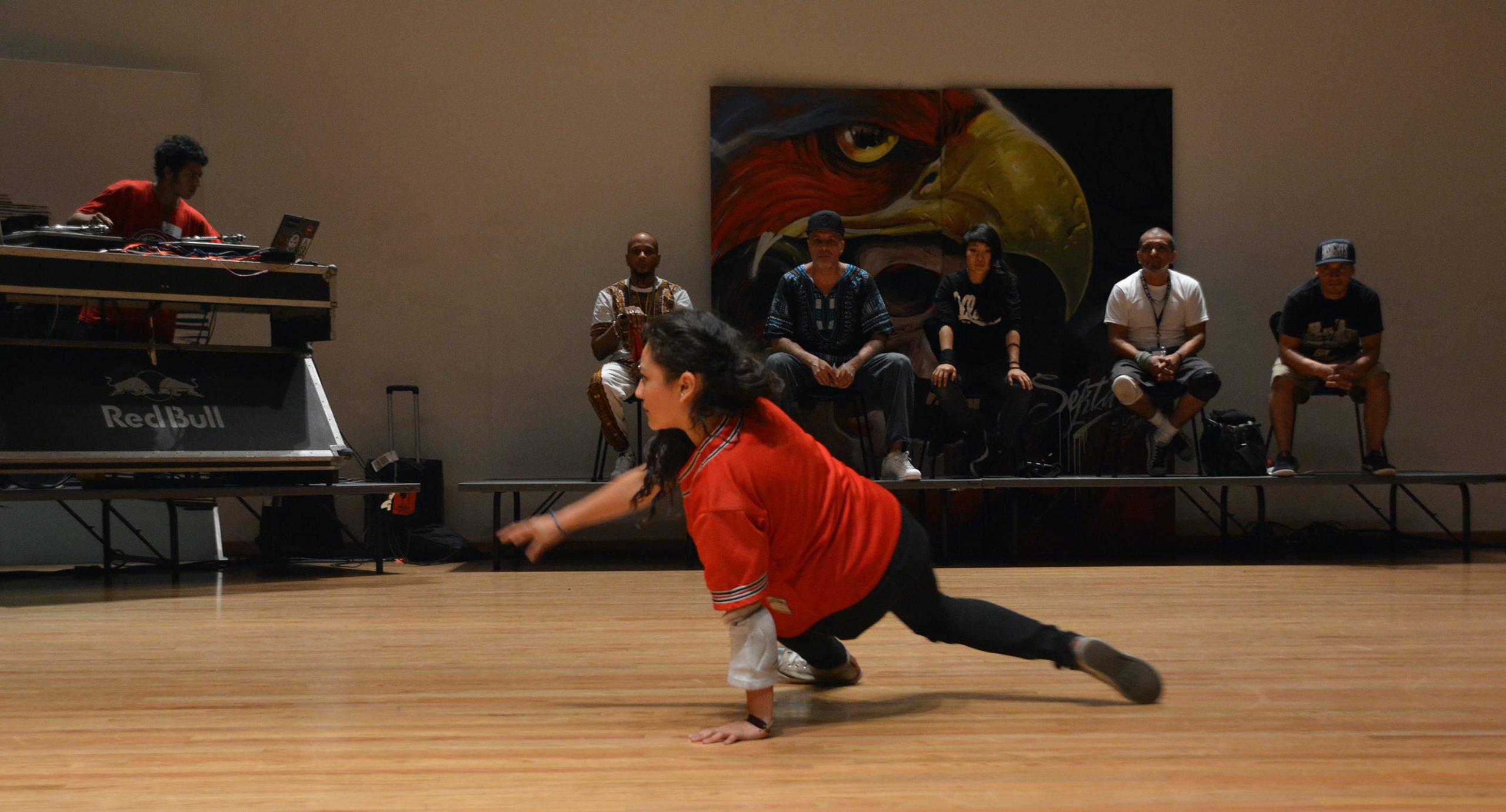 Fotografía de la batalla final 7 to smoke en el encuentro internacional Danza Urbana Generación Hip Hop llevado a cabo en el Centro Nacional de las Artes del 27 al 29 de mayo de 2016.