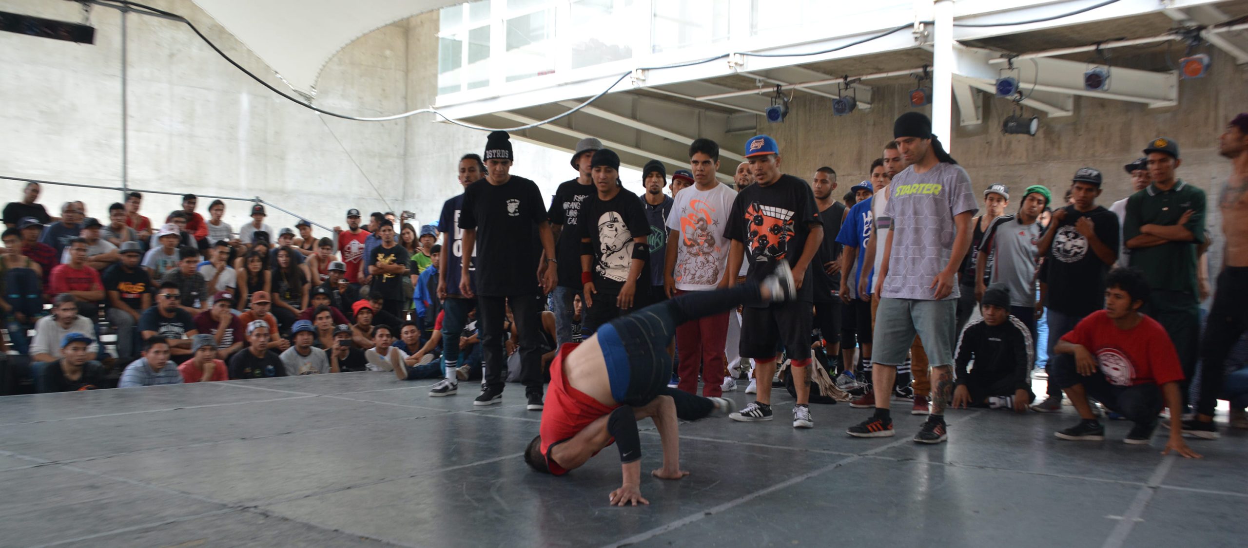 Fotografía de los preliminares de la Crewbattle en el encuentro internacional Danza Urbana Generación Hip Hop llevado a cabo en el Centro Nacional de las Artes del 27 al 29 de mayo de 2016.