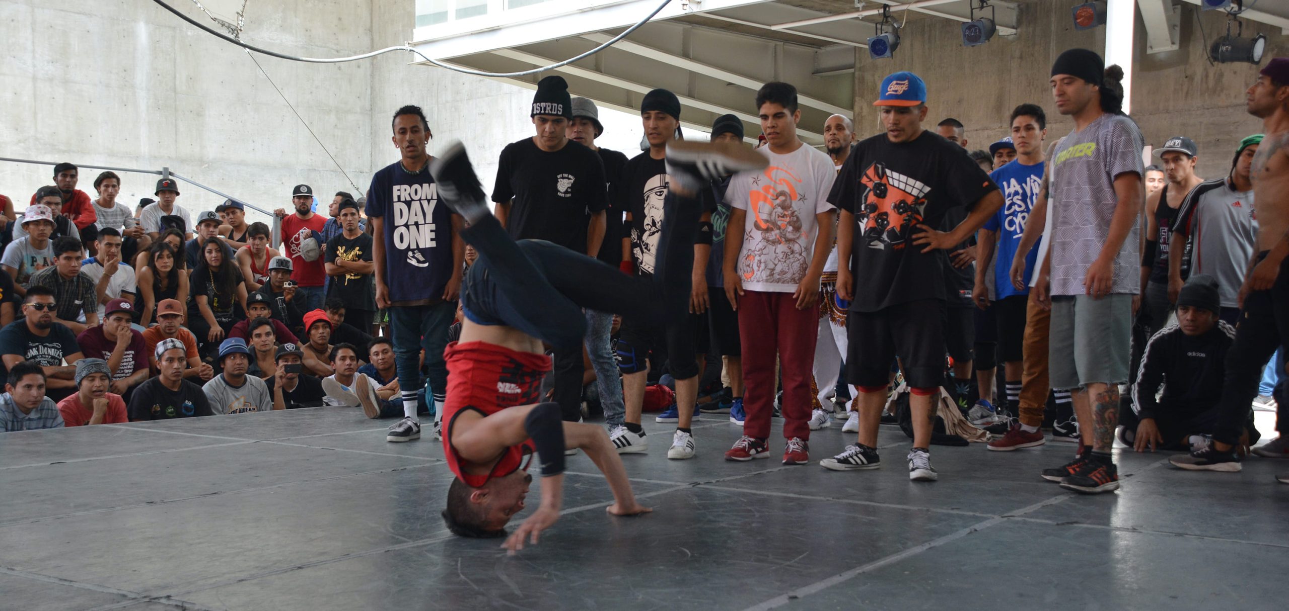 Fotografía de los preliminares de la Crewbattle en el encuentro internacional Danza Urbana Generación Hip Hop llevado a cabo en el Centro Nacional de las Artes del 27 al 29 de mayo de 2016.