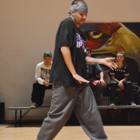 Fotografía de la batalla final de Popping en el encuentro internacional Danza Urbana Generación Hip Hop llevado a cabo en el Centro Nacional de las Artes del 27 al 29 de mayo de 2016.