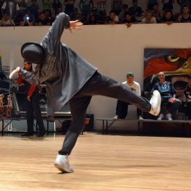 Fotografía de la batalla final de Popping en el encuentro internacional Danza Urbana Generación Hip Hop llevado a cabo en el Centro Nacional de las Artes del 27 al 29 de mayo de 2016.