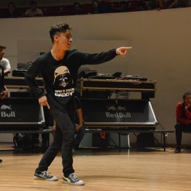 Fotografía de la batalla final Crew vs. Crew del encuentro internacional Danza Urbana Generación Hip Hop llevado a cabo en el Centro Nacional de las Artes del 27 al 29 de mayo de 2016.