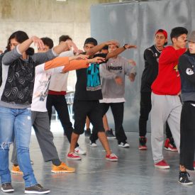Fotografía de la clase magistral de Popping que se llevó a cabo el 30 de mayo de 2015 como parte del encuentro internacional Danza Urbana Generación Hip Hop realizado en el Centro Nacional de las Artes.