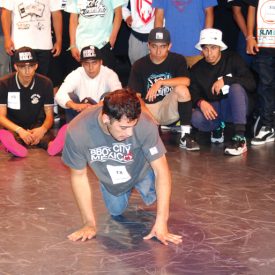 Fotografía de la batalla Footwork que se llevó a cabo el 30 de mayo de 2015 como parte del encuentro internacional Danza Urbana Generación Hip Hop realizado en el Centro Nacional de las Artes.