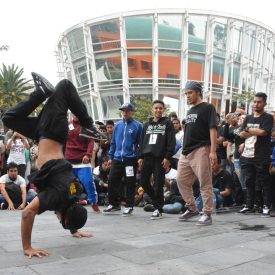 Fotografía de la batalla Concrete que se llevó a cabo el 30 de mayo de 2015 como parte del encuentro internacional Danza Urbana Generación Hip Hop realizado en el Centro Nacional de las Artes.