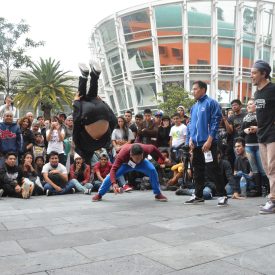 Fotografía de la batalla Concrete que se llevó a cabo el 30 de mayo de 2015 como parte del encuentro internacional Danza Urbana Generación Hip Hop realizado en el Centro Nacional de las Artes.
