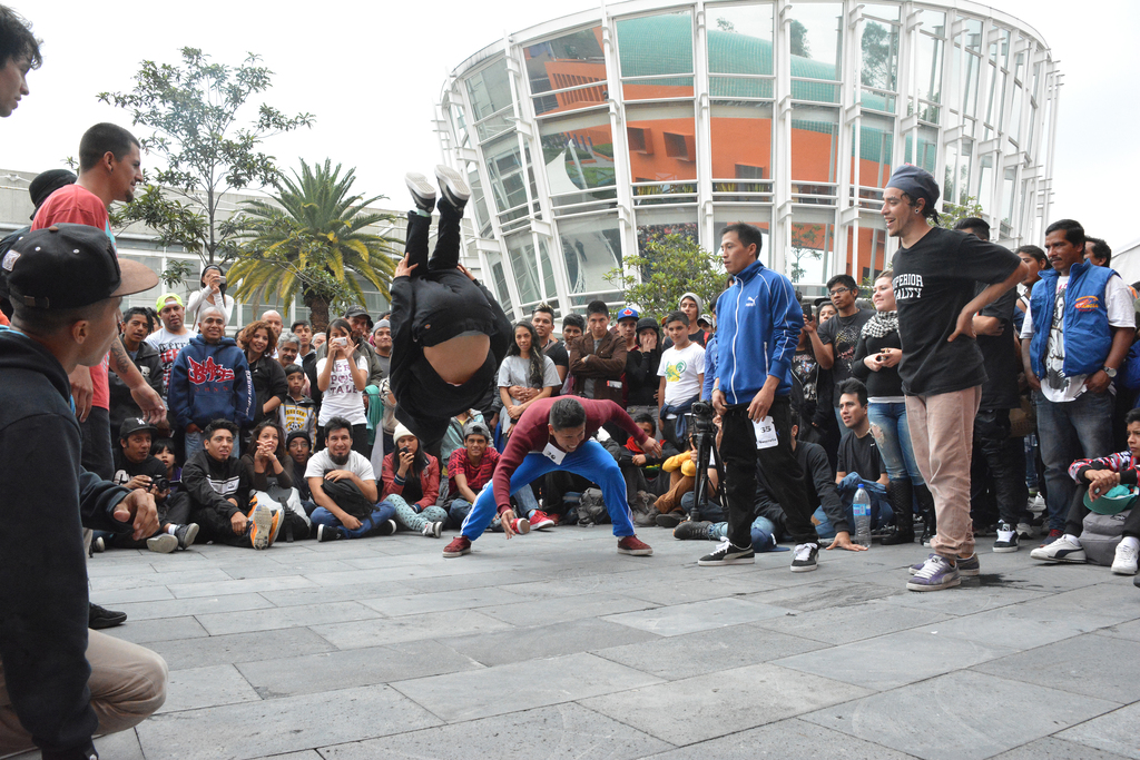 Fotografía de la batalla Concrete que se llevó a cabo el 30 de mayo de 2015 como parte del encuentro internacional Danza Urbana Generación Hip Hop realizado en el Centro Nacional de las Artes.