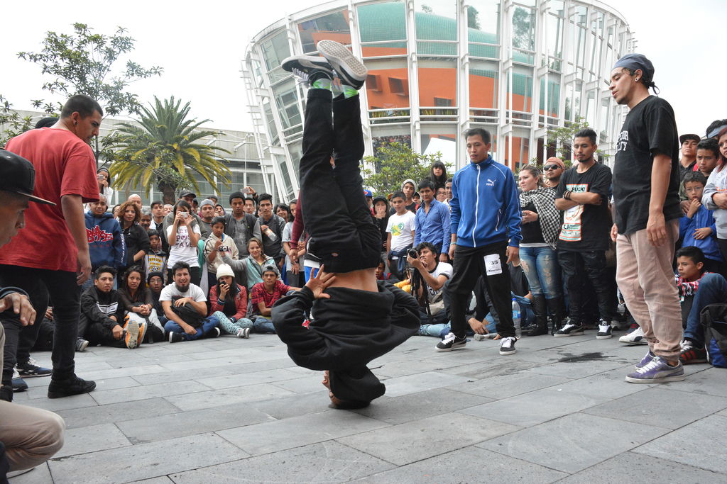 Fotografía de la batalla Concrete que se llevó a cabo el 30 de mayo de 2015 como parte del encuentro internacional Danza Urbana Generación Hip Hop realizado en el Centro Nacional de las Artes.