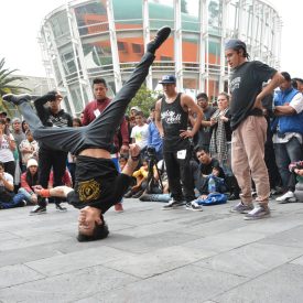 Fotografía de la batalla Concrete que se llevó a cabo el 30 de mayo de 2015 como parte del encuentro internacional Danza Urbana Generación Hip Hop realizado en el Centro Nacional de las Artes.