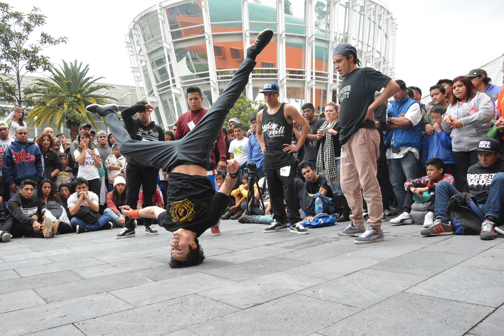 Fotografía de la batalla Concrete que se llevó a cabo el 30 de mayo de 2015 como parte del encuentro internacional Danza Urbana Generación Hip Hop realizado en el Centro Nacional de las Artes.