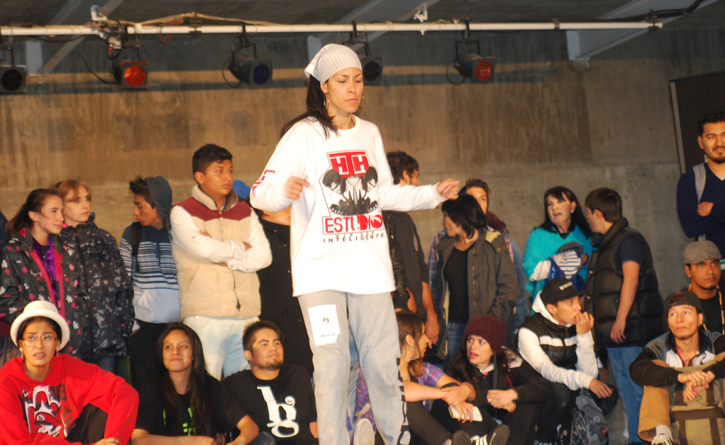 Fotografía de la Batalla House que se llevó a cabo el 30 de mayo de 2015 como parte del encuentro internacional Danza Urbana Generación Hip Hop realizado en el Centro Nacional de las Artes.